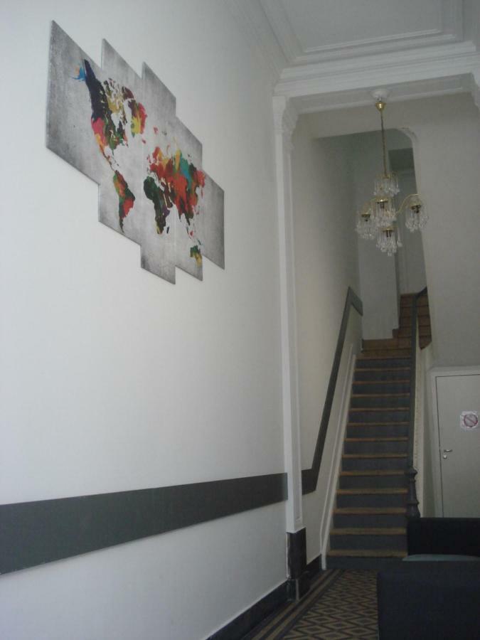 Modern Apartment Second Floor Брюссель Экстерьер фото